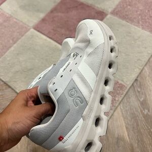 CLOUD RUNNER W6 EU 37